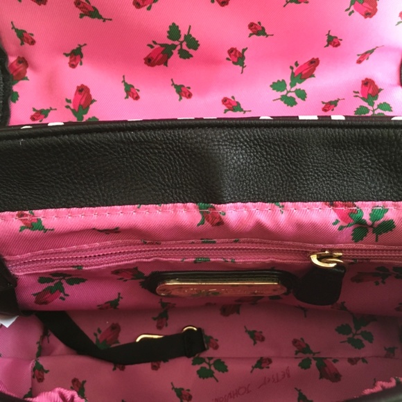 SOLD - Betsey Johnson telephone bag that plugs into some cell phones and works! - Picture 6 of 7